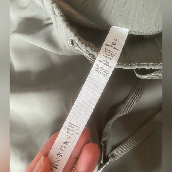 Lululemon On the Fly straight leg pant - Picture 2 of 3